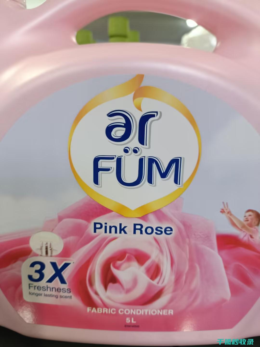 衣物柔顺剂与婴幼儿衣物：安全与柔软的双重保障 (衣物柔顺剂与护理剂的区别)